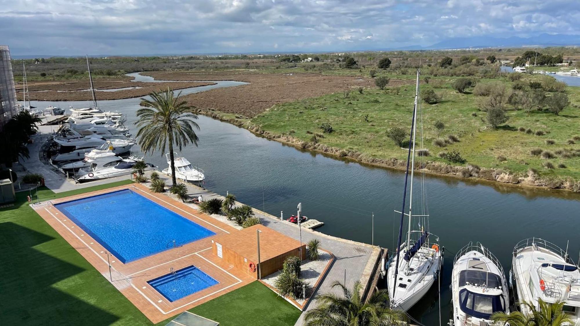 Precioso Piso Con Vista Al Canal Y Piscina En Roses Av-69 Buitenkant foto